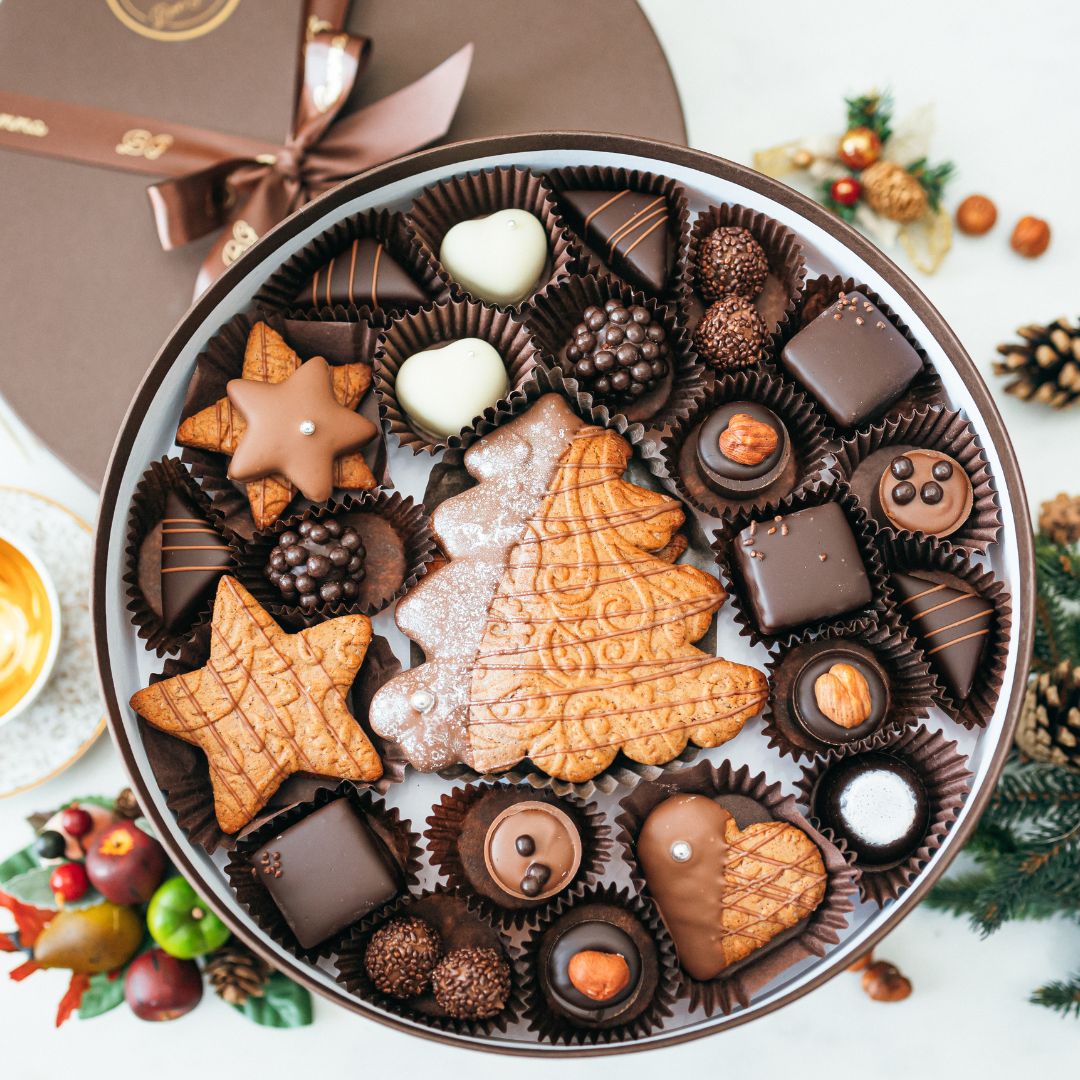 Бонбоньерка «С Новым Годом» Шоколадные конфеты, имбирные пряники ручной работы