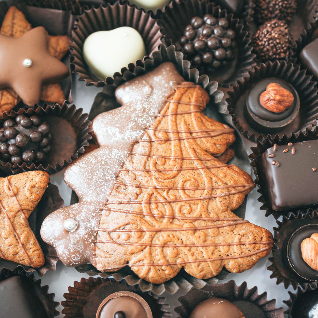 Бонбоньерка «С Новым Годом» Шоколадные конфеты, имбирные пряники ручной работы